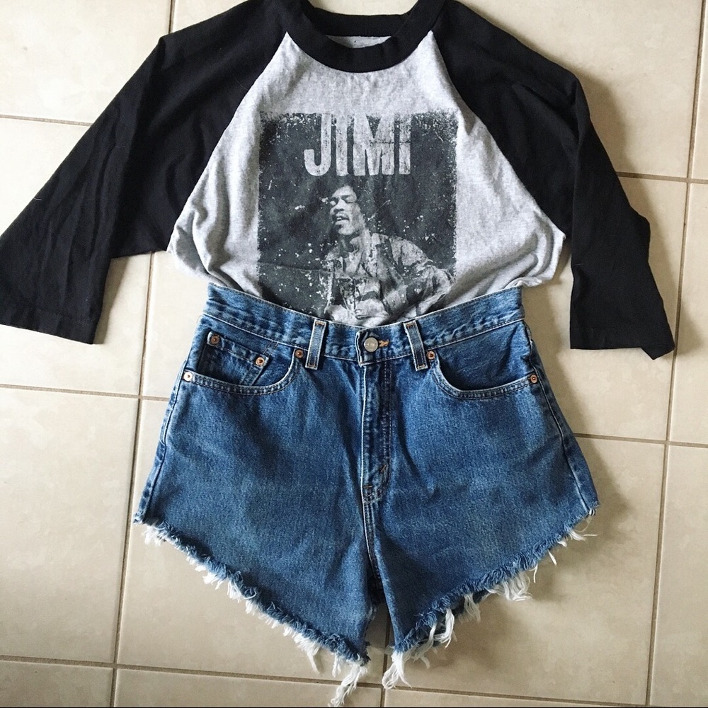VTG LEVI’S High Waisted Cut Offs 🤘🏼✨